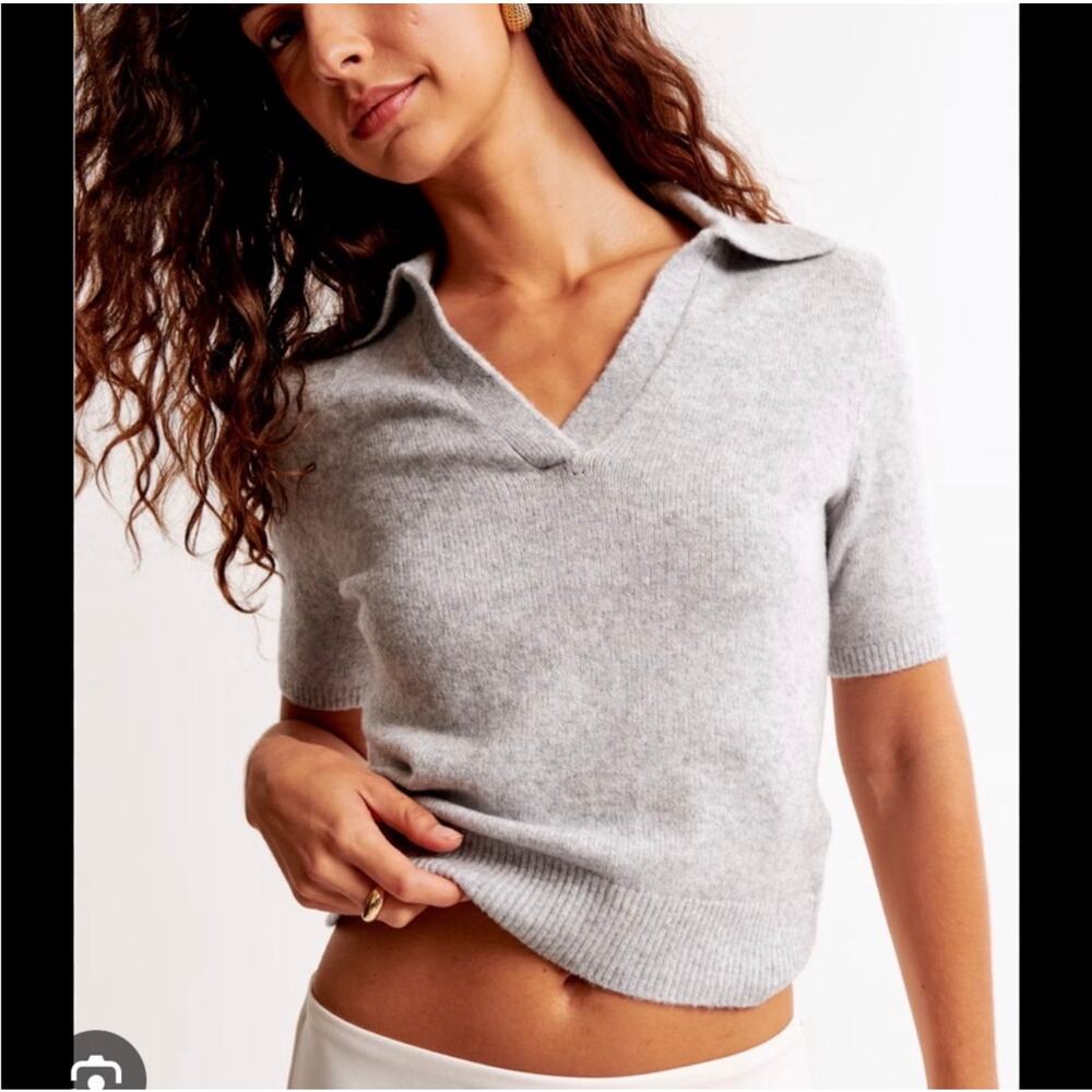 NEW WITHOUT TAGS Abercrombie Olive Green Notch Neck Wool Blend Sweater Sz Small - Picture 1 of 5
